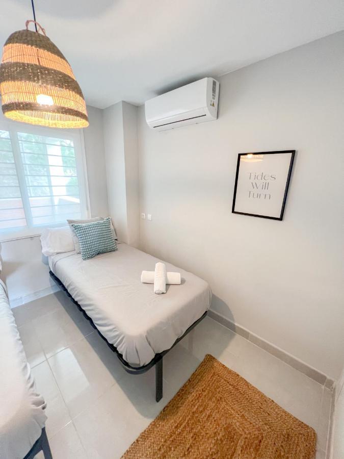 Cozy Apartment With Large Terrace 托雷莫利诺斯 外观 照片