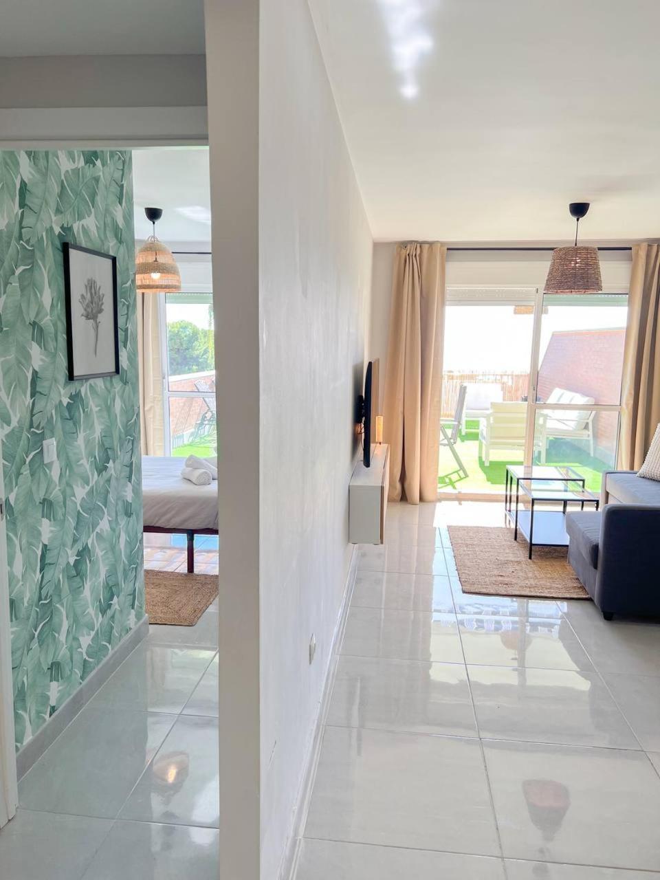 Cozy Apartment With Large Terrace 托雷莫利诺斯 外观 照片